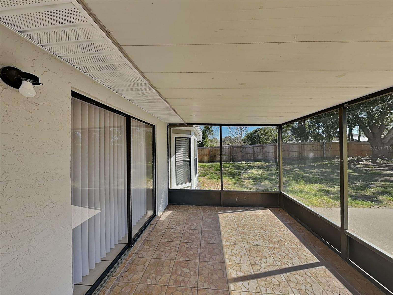 DELTONA LAKES UN 33 - Residential Lease