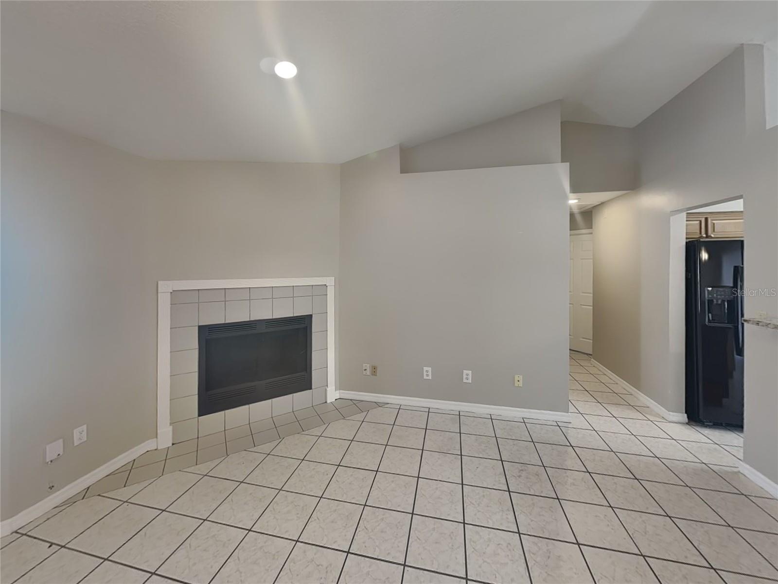 DELTONA LAKES UN 33 - Residential Lease
