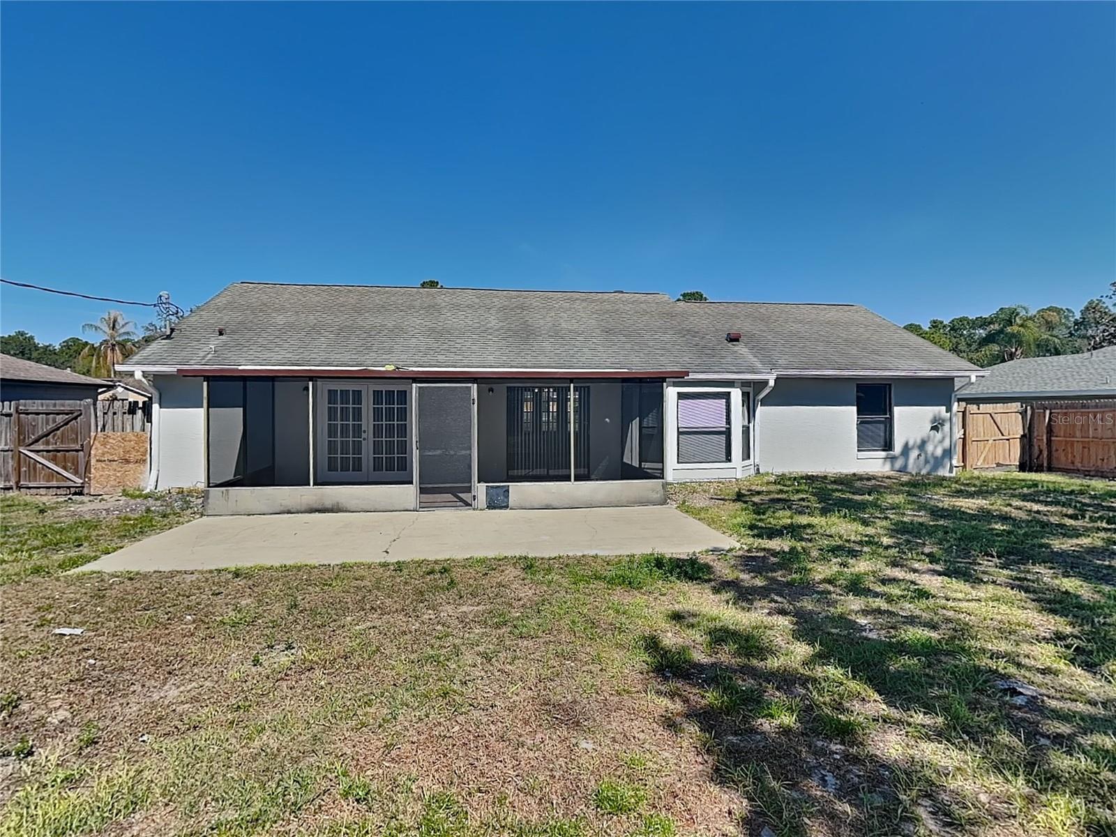 DELTONA LAKES UN 33 - Residential Lease