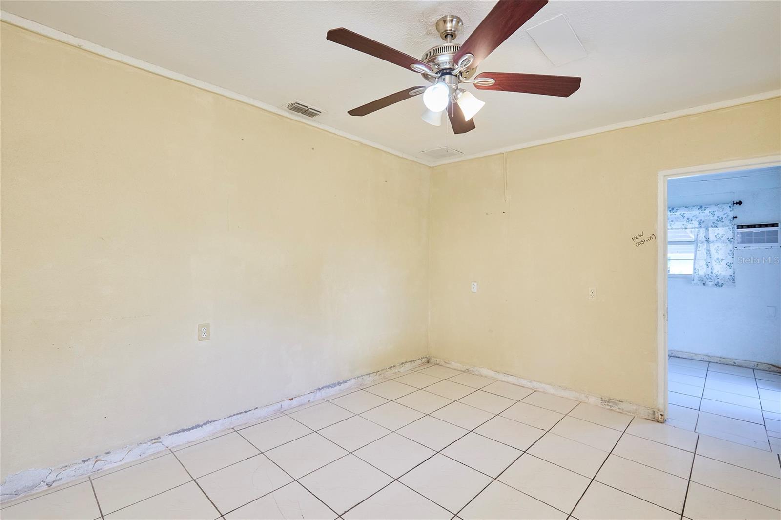 TUXEDO SPGS - Residential