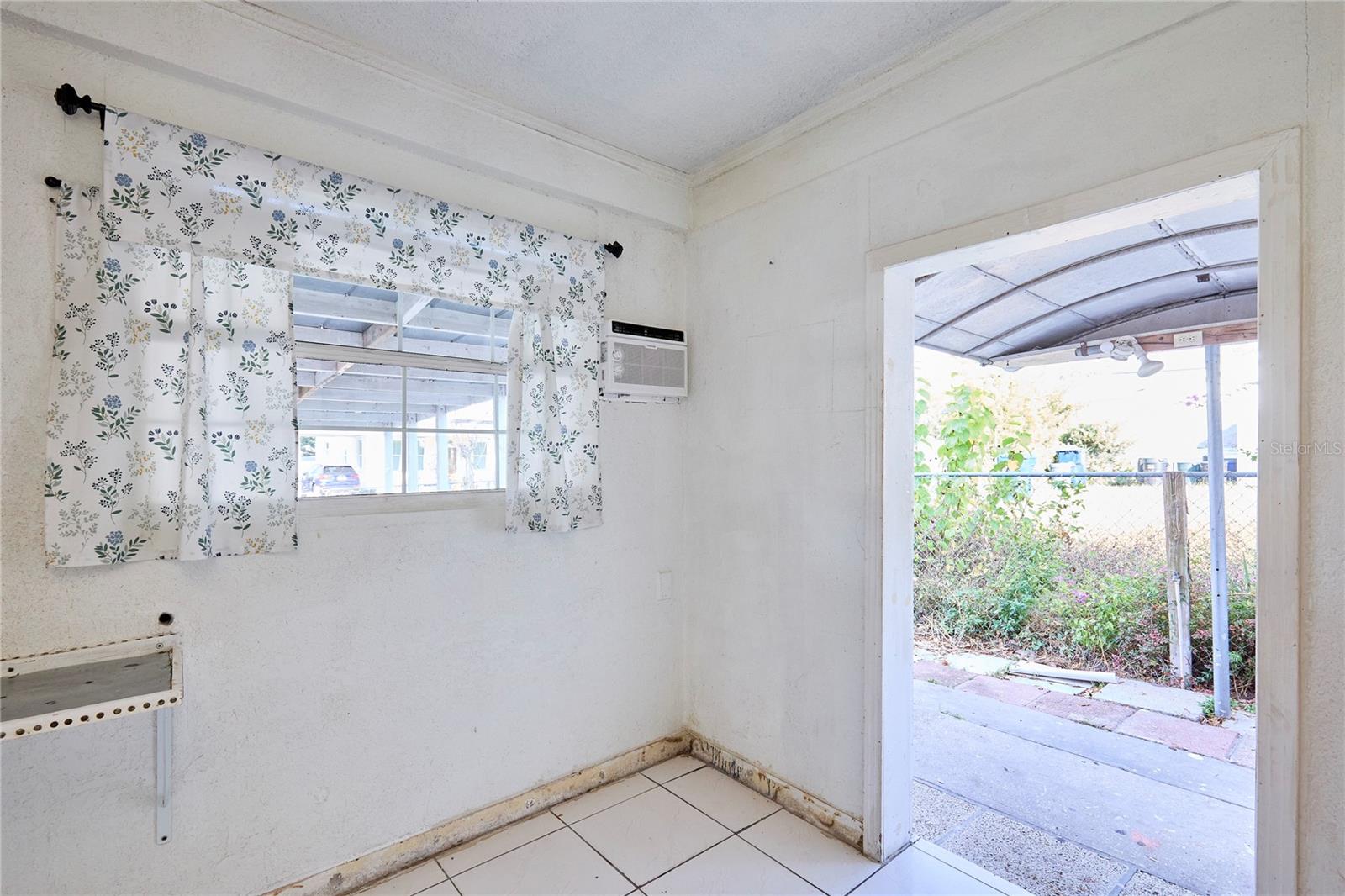 TUXEDO SPGS - Residential