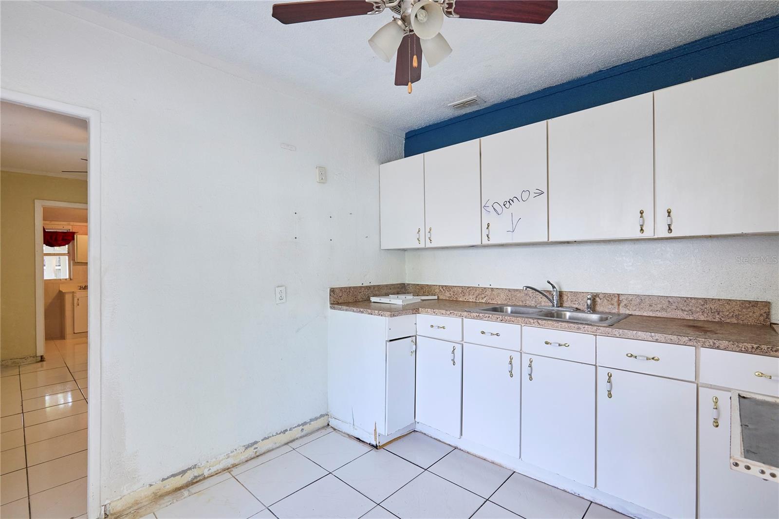 TUXEDO SPGS - Residential