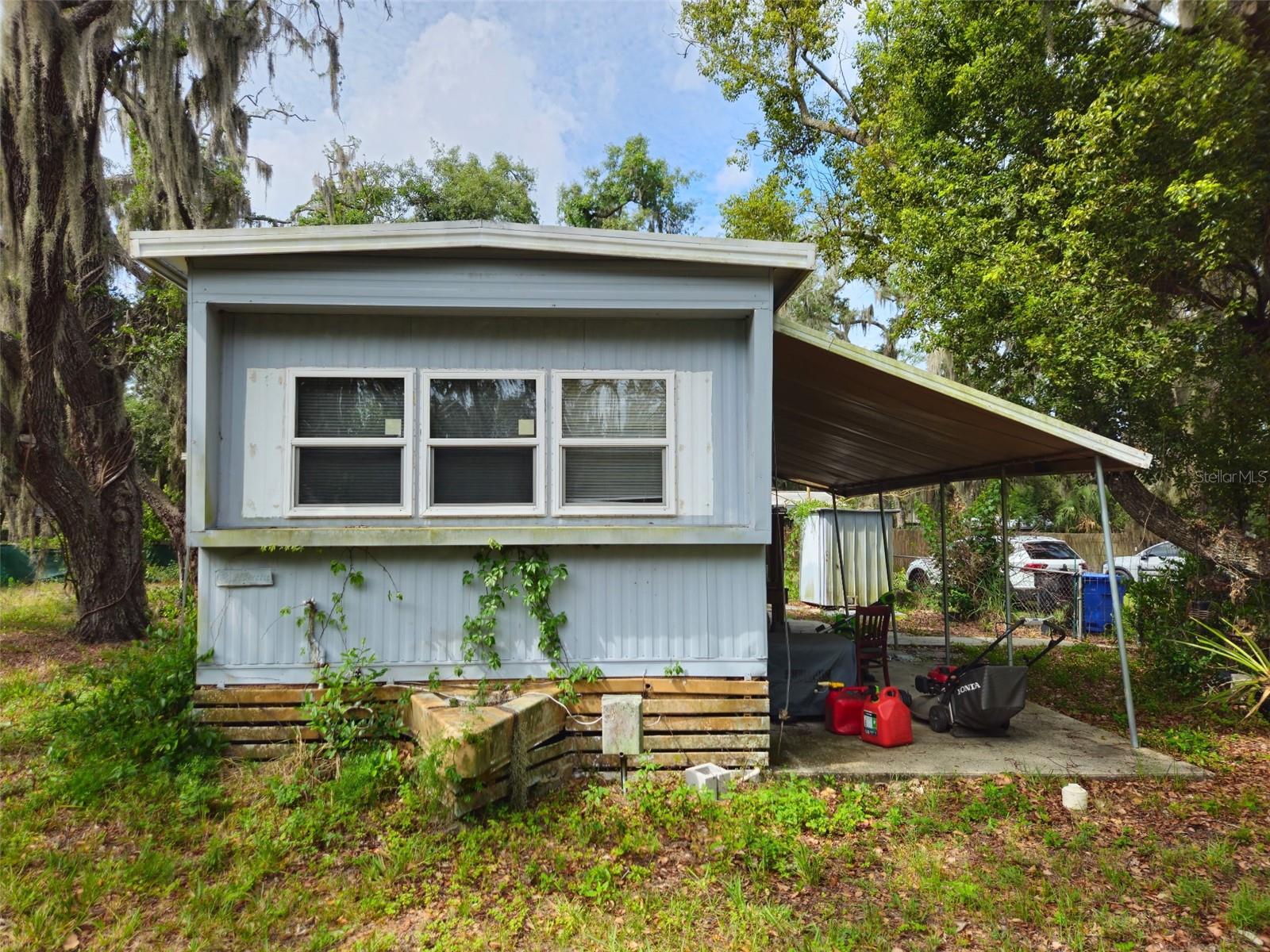 8603 ALAFIA RIDGE ROAD