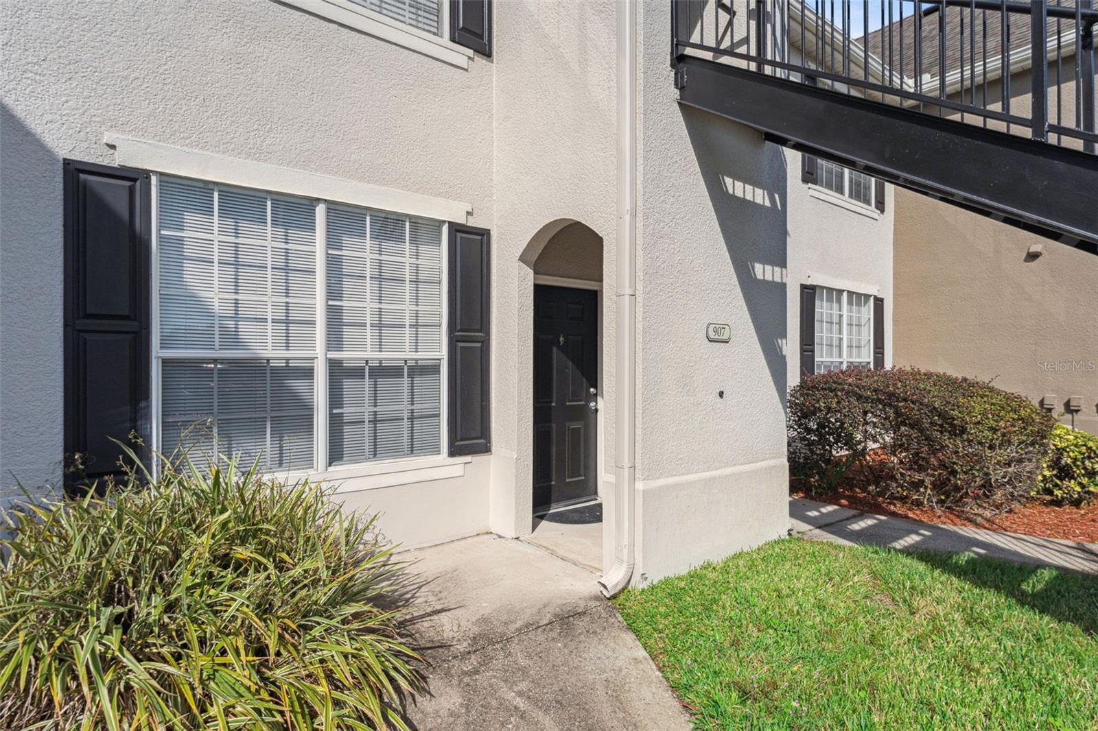 CENTRAL PARK ON LEE VISTA - Residential