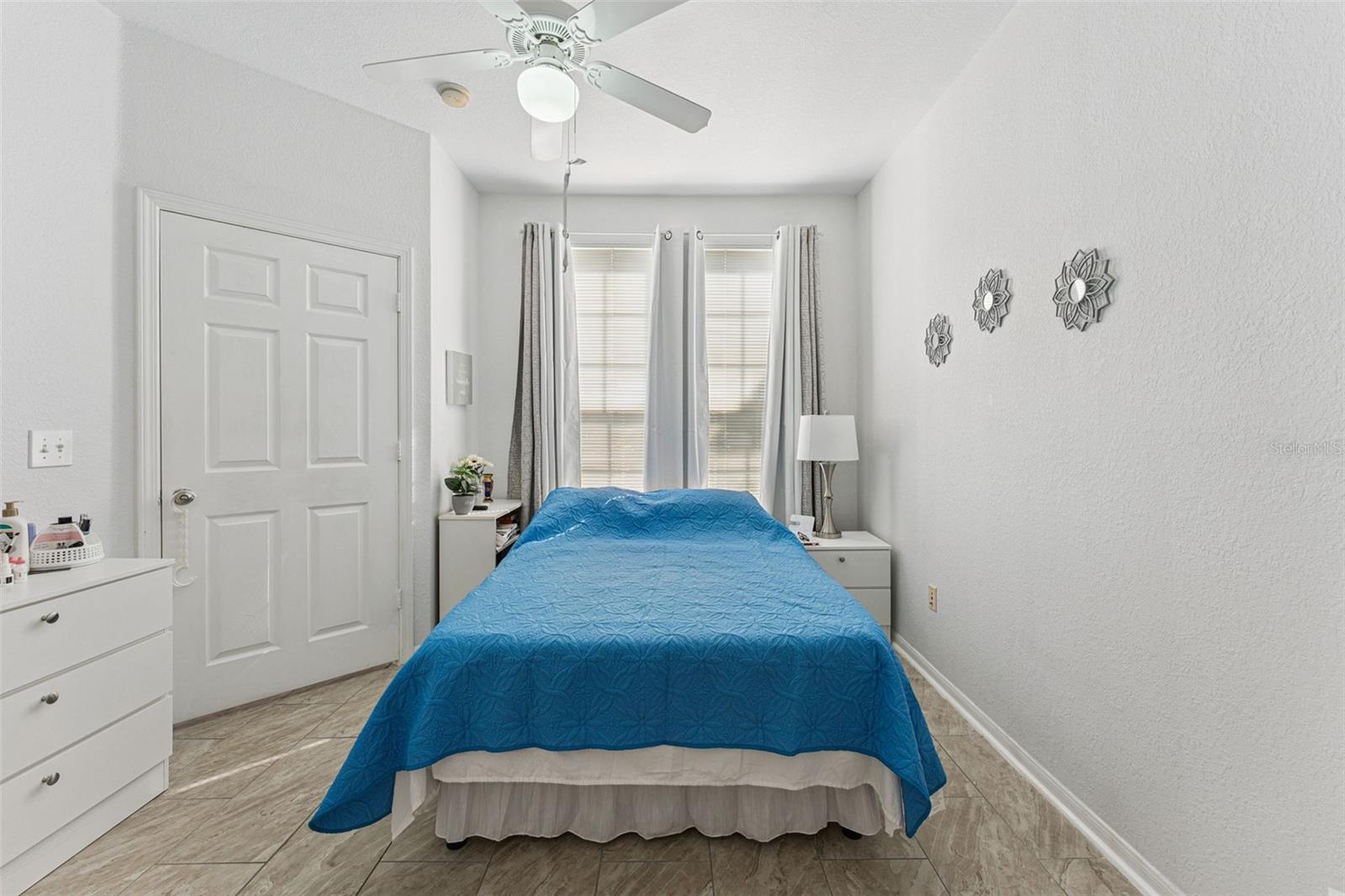 CENTRAL PARK ON LEE VISTA - Residential