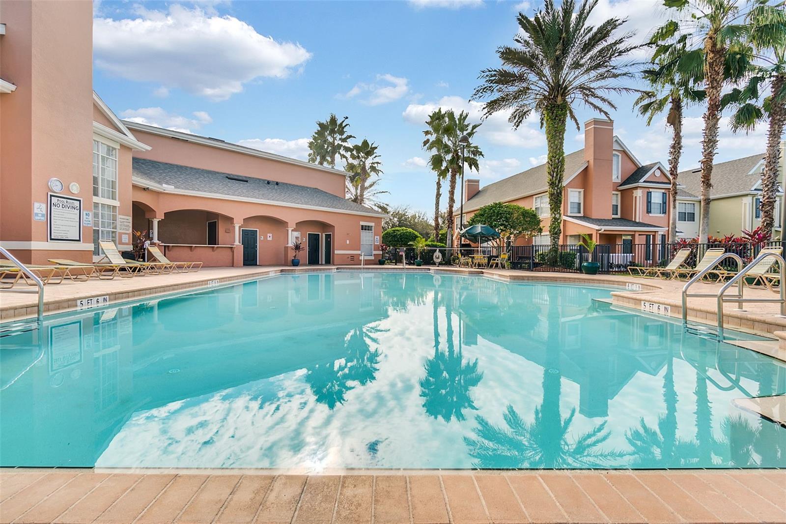 CENTRAL PARK ON LEE VISTA - Residential