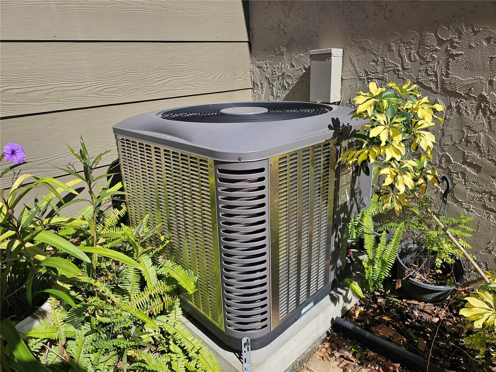 LAKE OF THE WOODS TOWNHOUSE "SECTION 12" - Residential