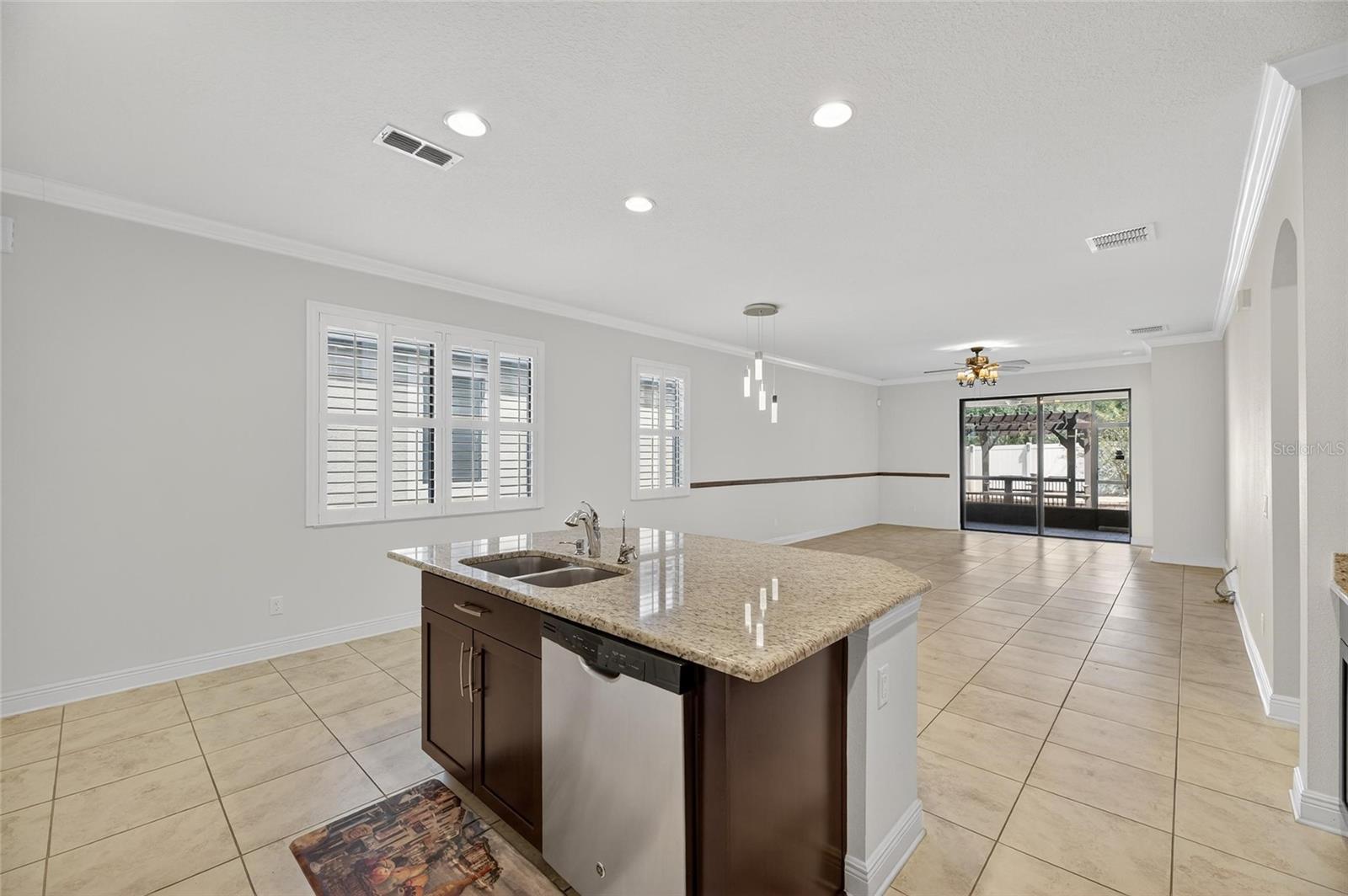 ESTUARY PH 5 - Residential Lease
