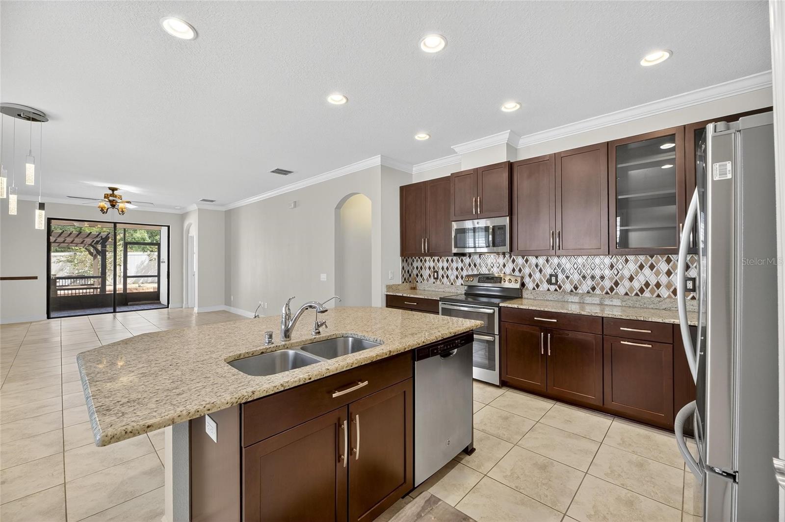 ESTUARY PH 5 - Residential Lease