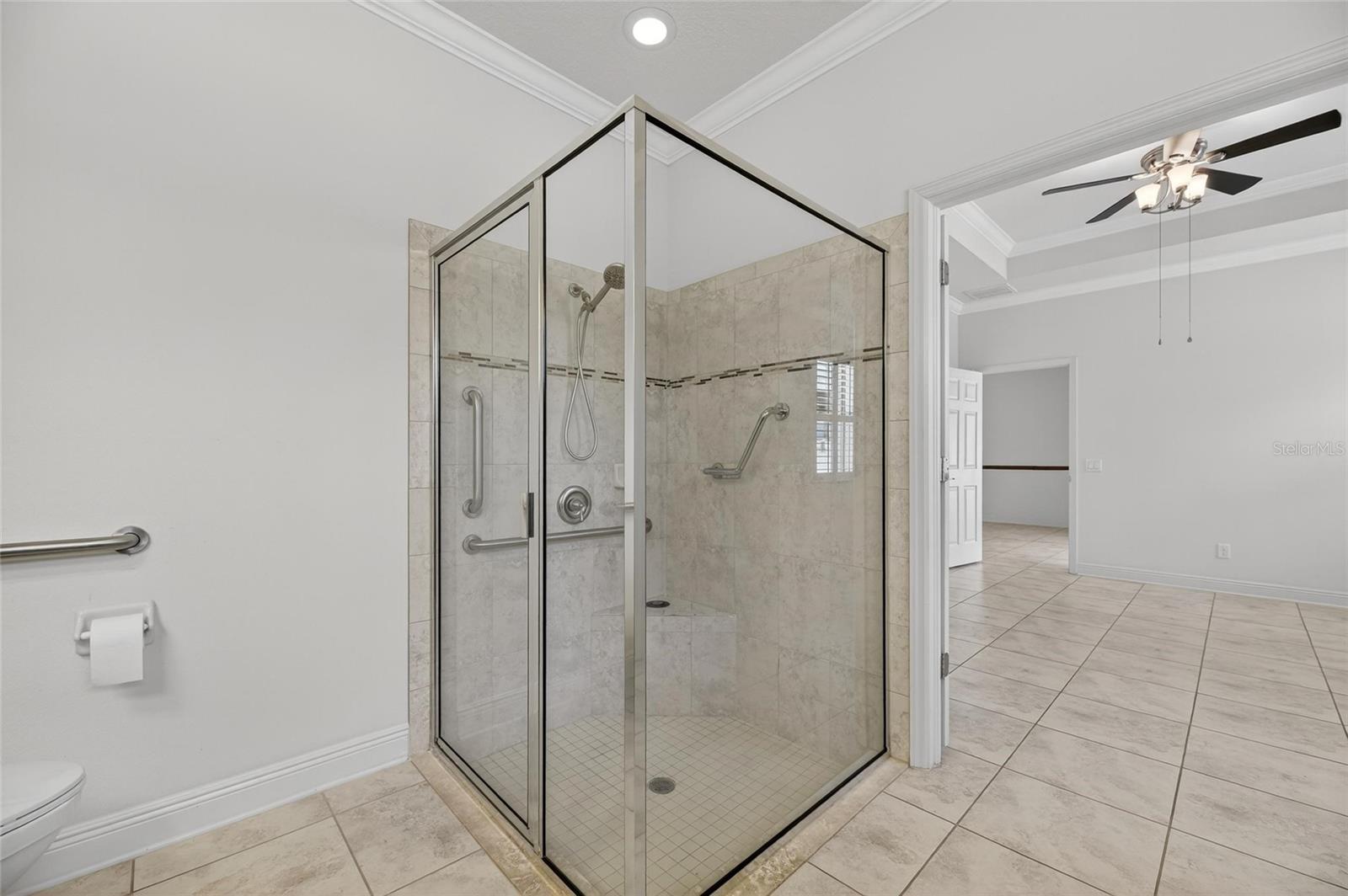 ESTUARY PH 5 - Residential Lease