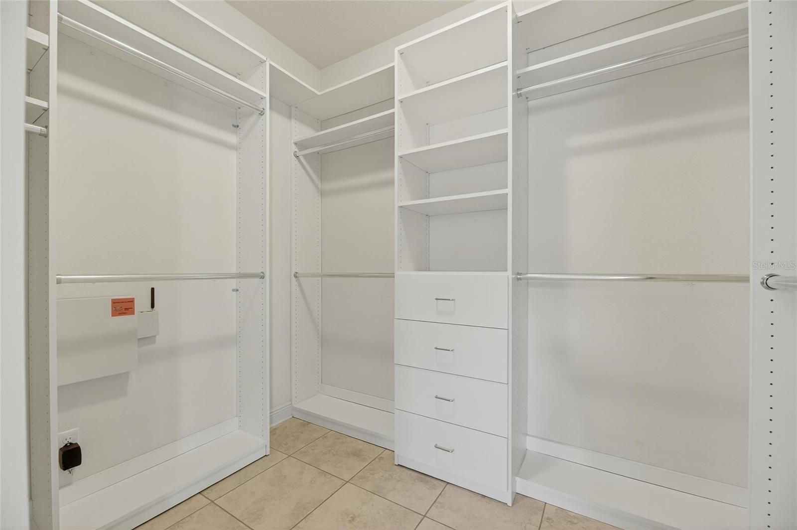 ESTUARY PH 5 - Residential Lease