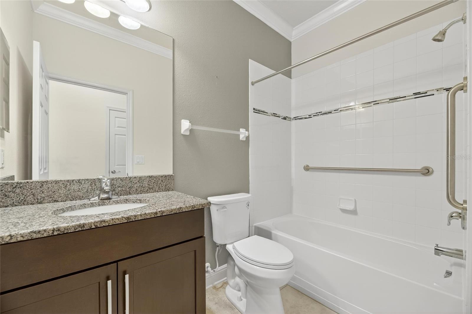 ESTUARY PH 5 - Residential Lease