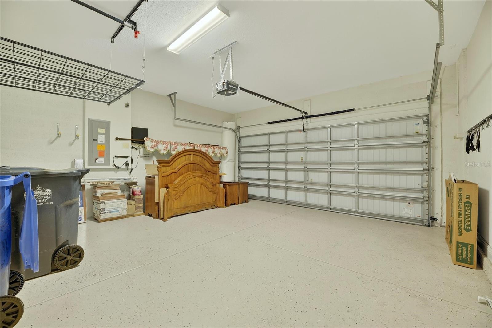 ESTUARY PH 5 - Residential Lease