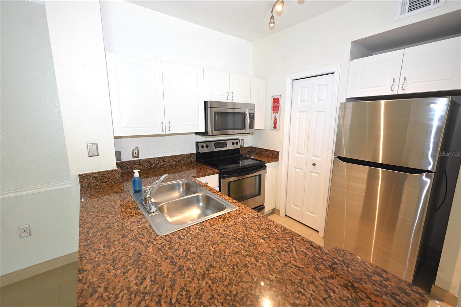 SERENADE ON PALMER RANCH - Residential Lease