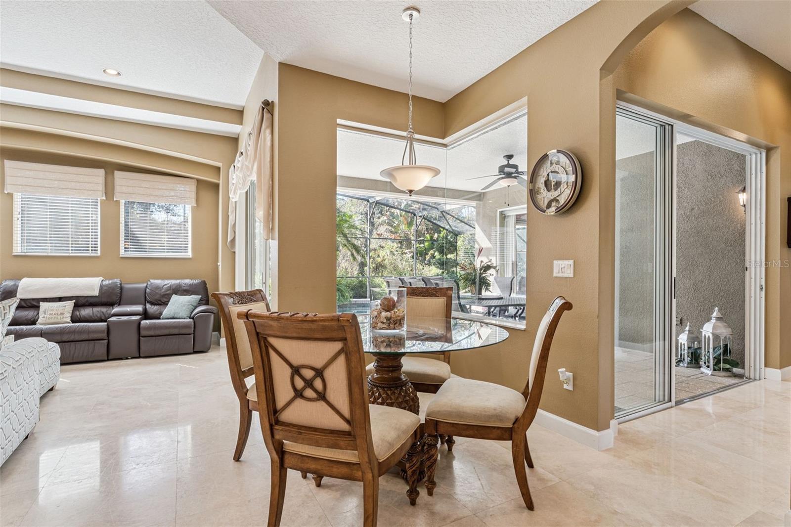 SEVILLE CHASE - Residential