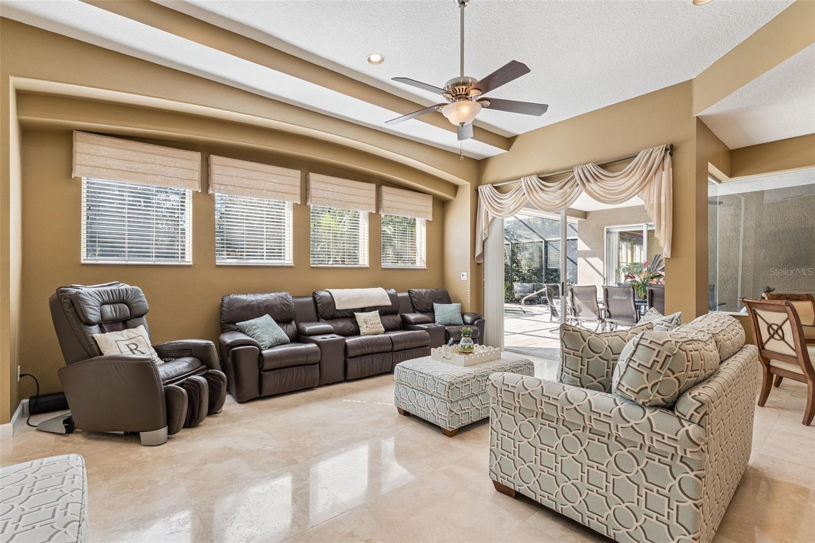 SEVILLE CHASE - Residential