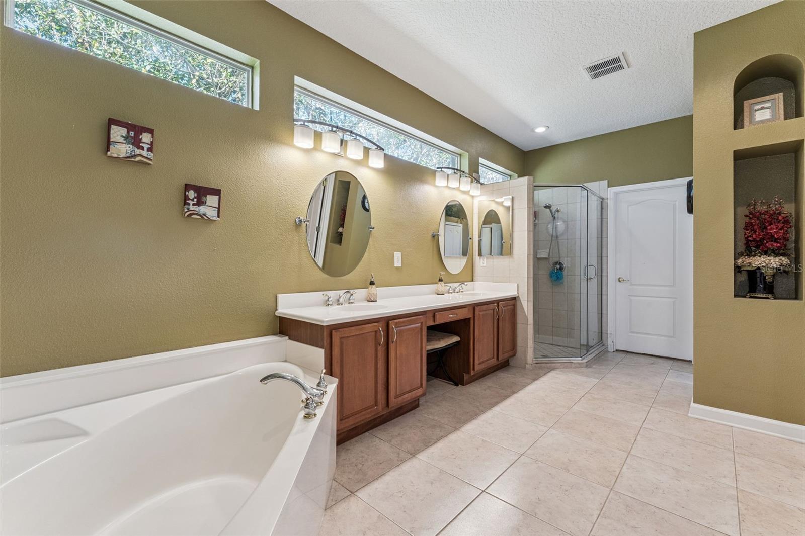 SEVILLE CHASE - Residential