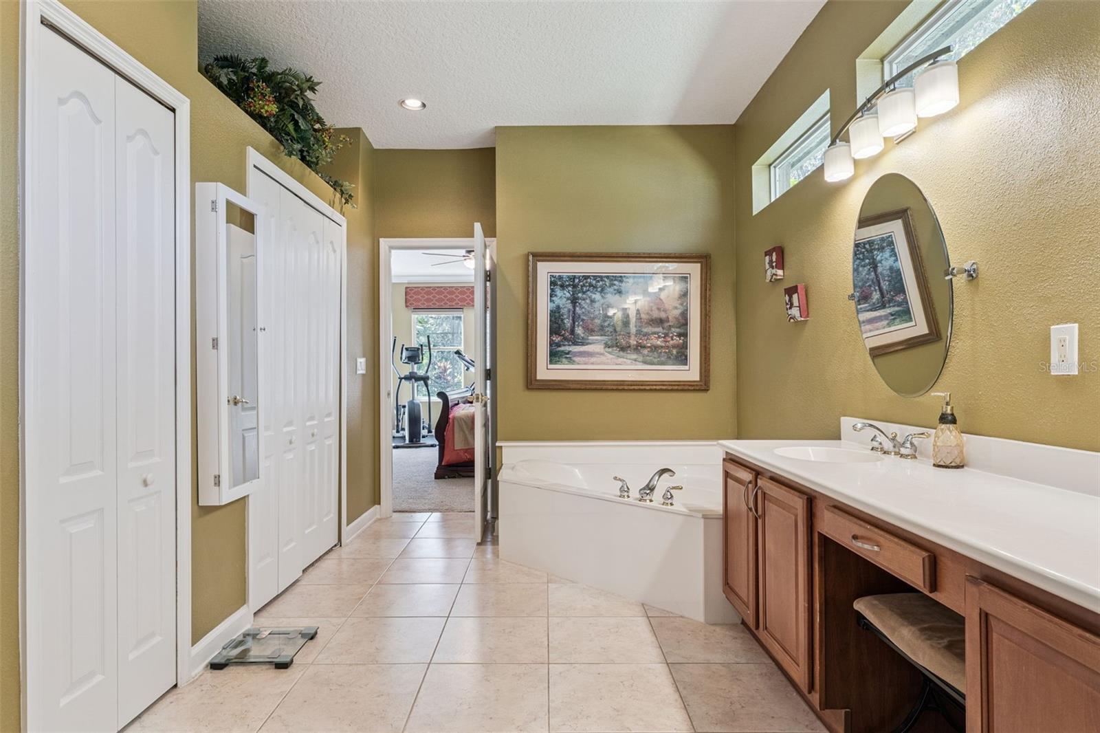 SEVILLE CHASE - Residential