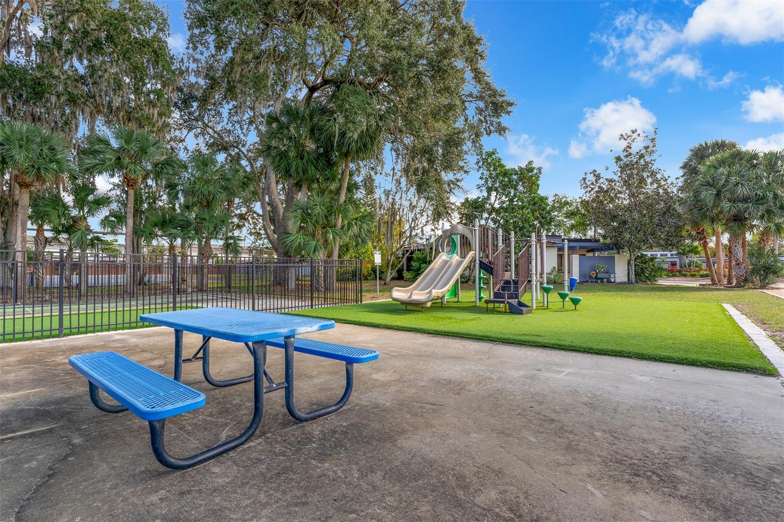 WINDWARD SQUARE SEC 1 - Residential