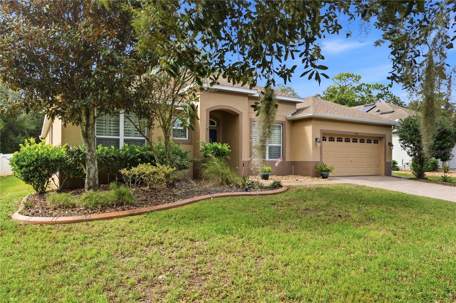 1528 BLUE GRASS BOULEVARD