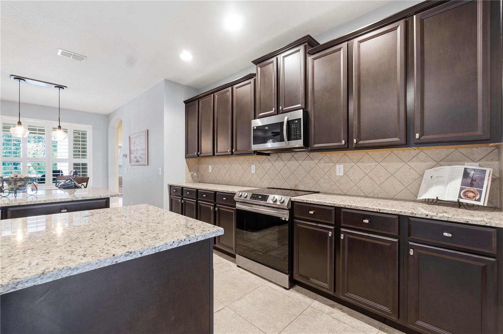1528 BLUE GRASS BOULEVARD