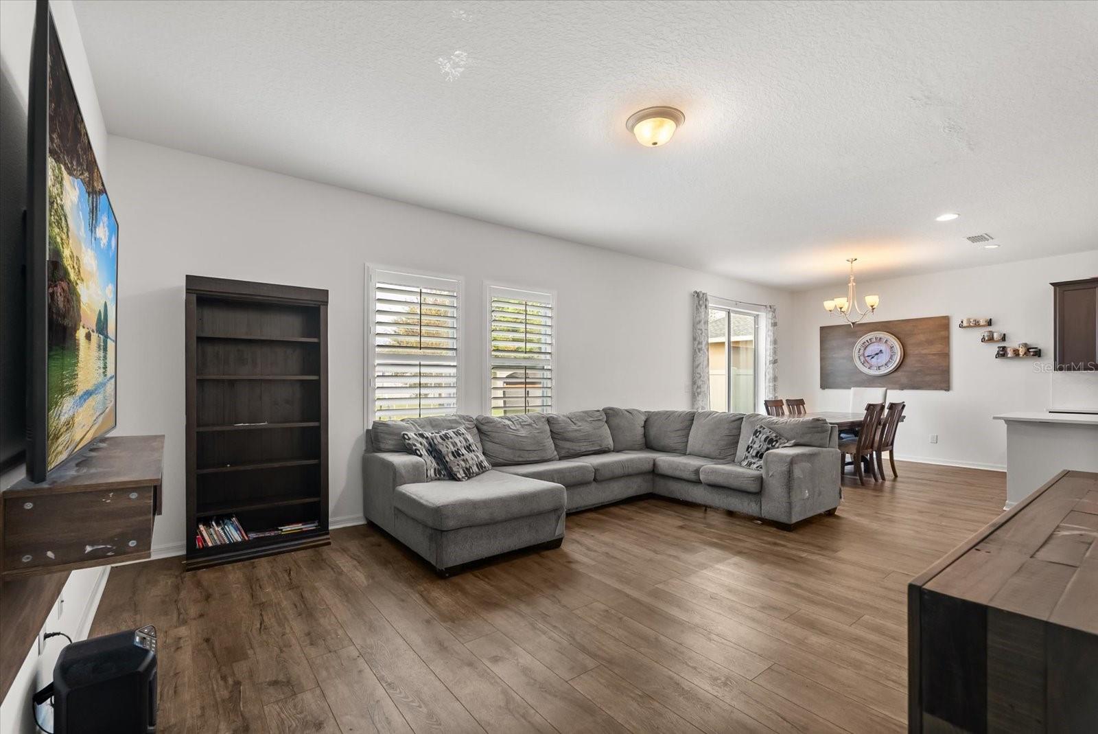 2933 DEERBERRY LANE