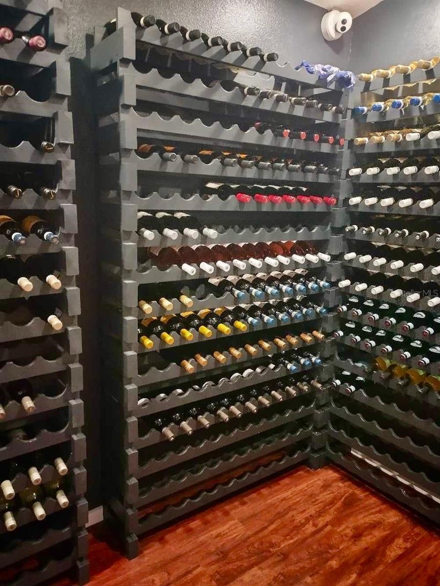 DAUGHERTYS NEW SMYRNA - Business Opportunity