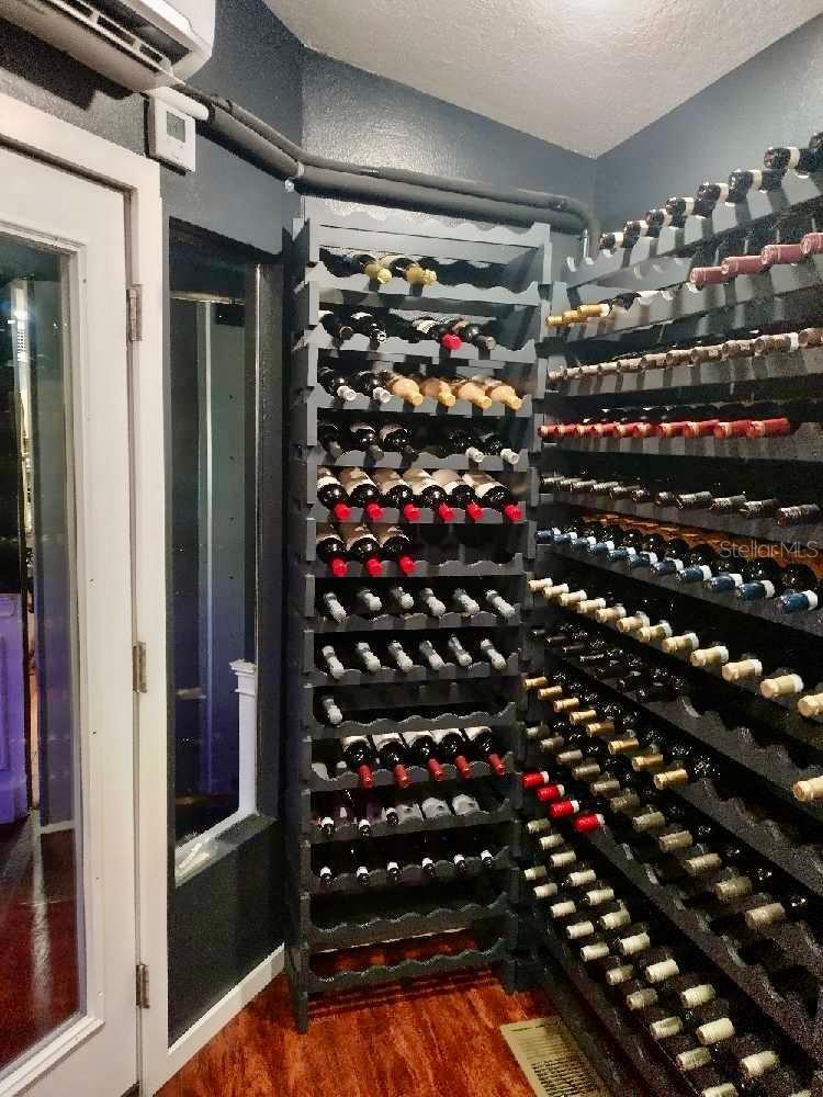 DAUGHERTYS NEW SMYRNA - Business Opportunity