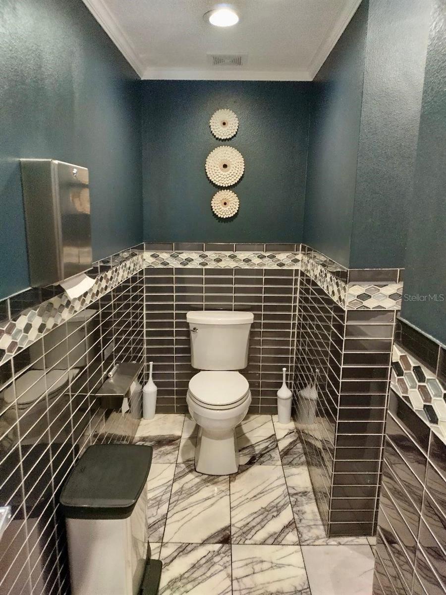 DAUGHERTYS NEW SMYRNA - Business Opportunity