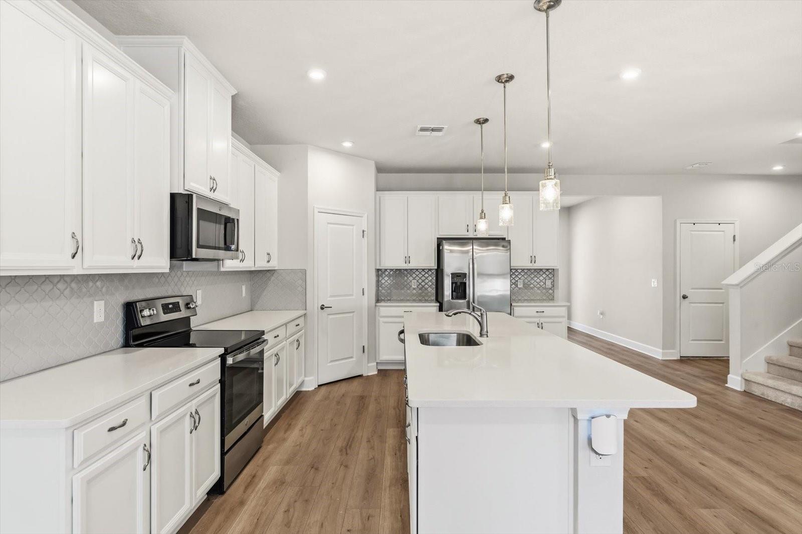 DORA LANDINGS - Residential