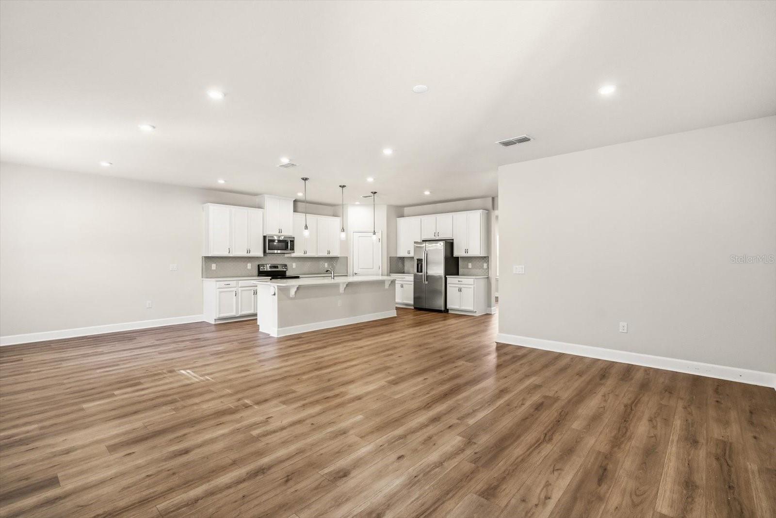 DORA LANDINGS - Residential