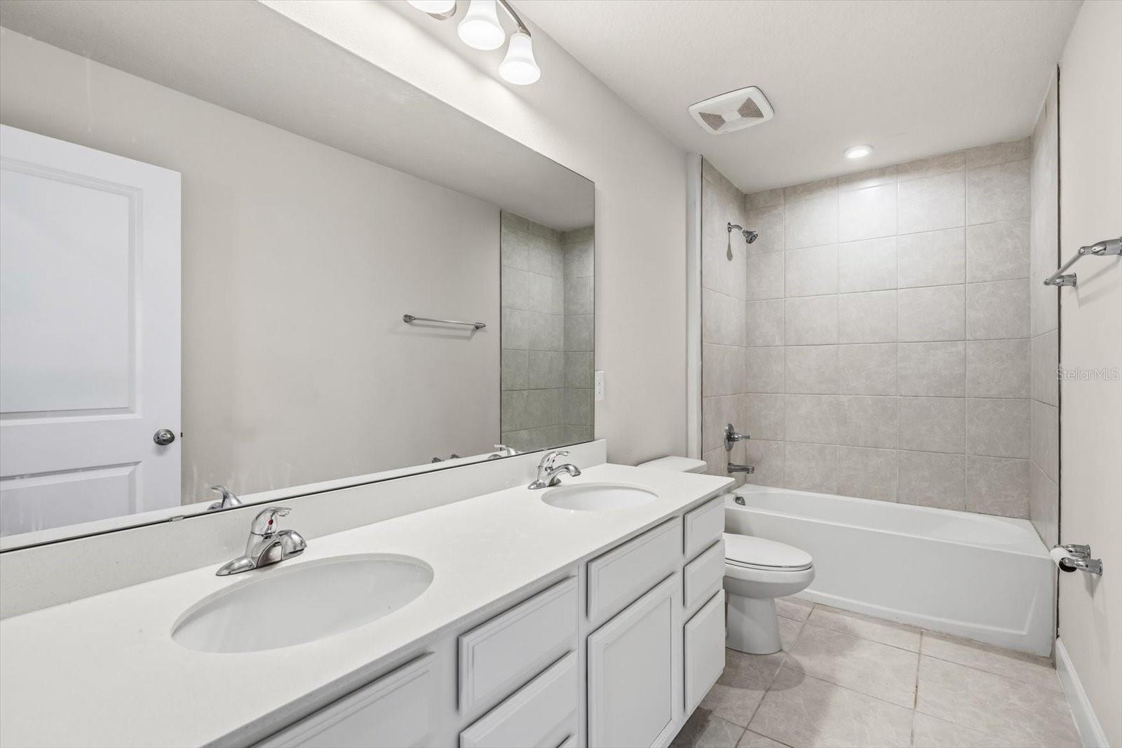 DORA LANDINGS - Residential