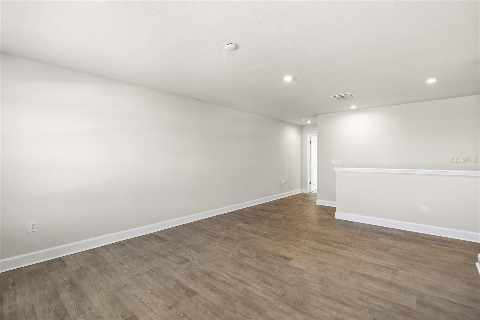 DORA LANDINGS - Residential