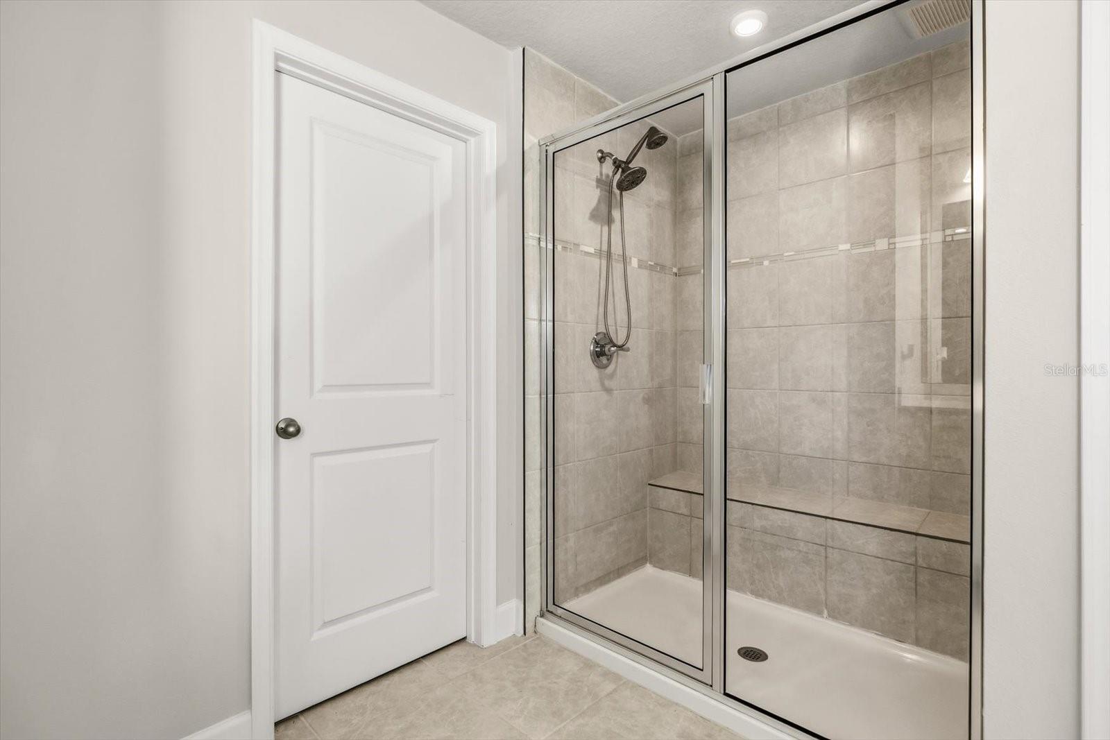 DORA LANDINGS - Residential