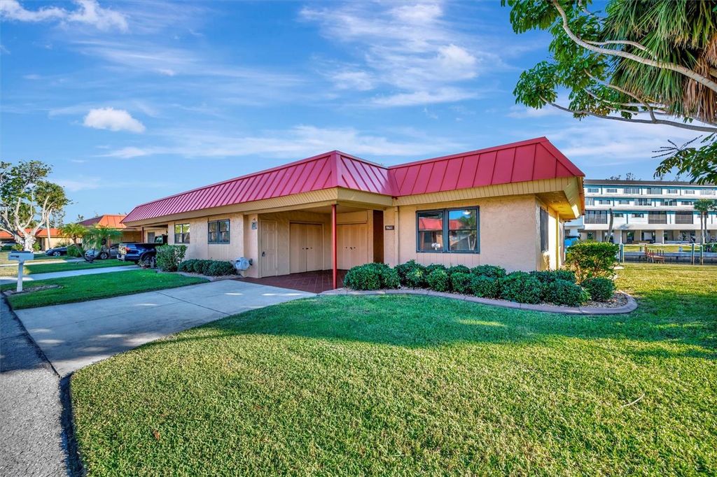 Photo of 9611 Valencia Cove, Bradenton, FL 34210 (MLS # A4669324)