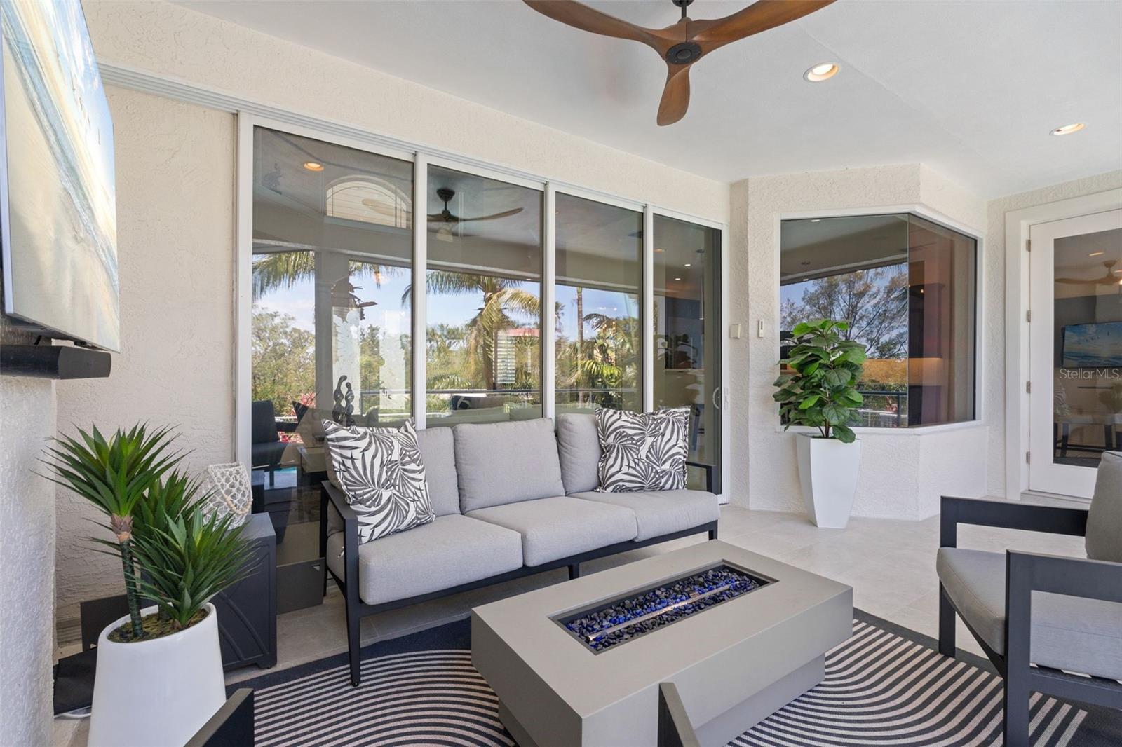 HAWKS HARBOR - Residential