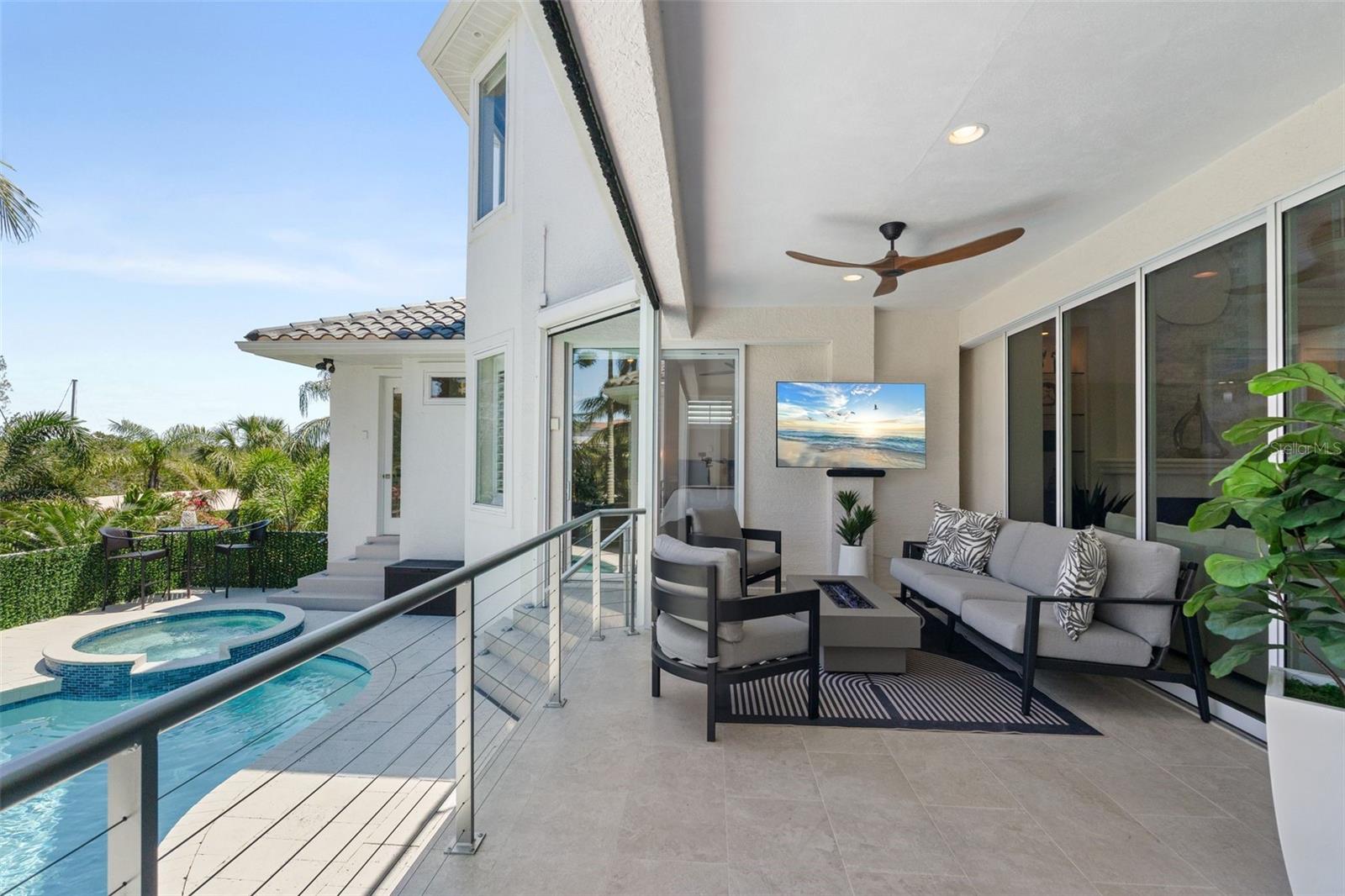 HAWKS HARBOR - Residential