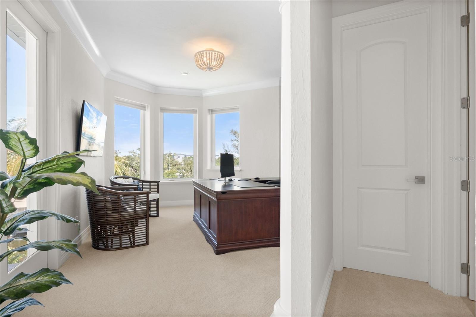 HAWKS HARBOR - Residential