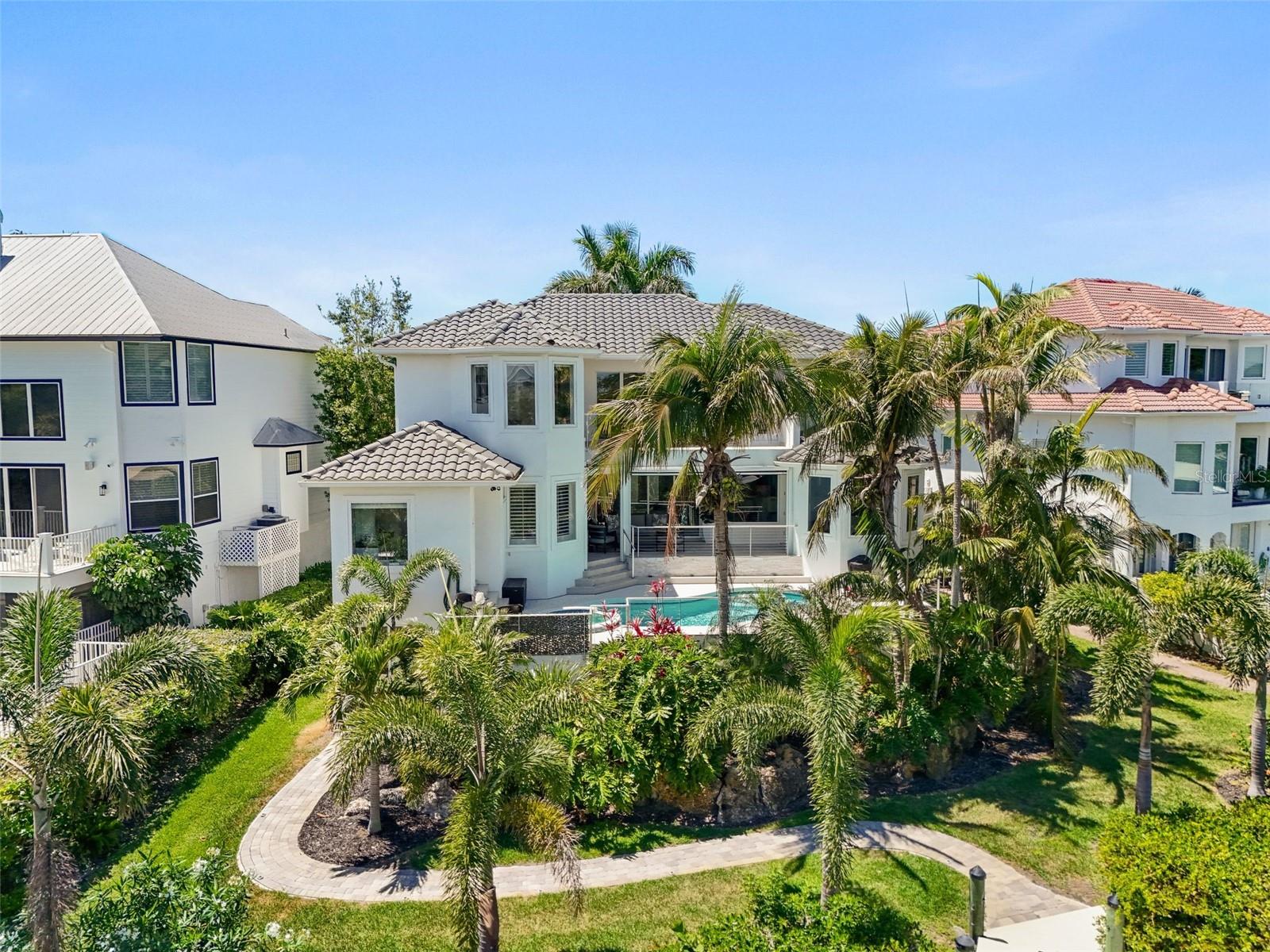 HAWKS HARBOR - Residential