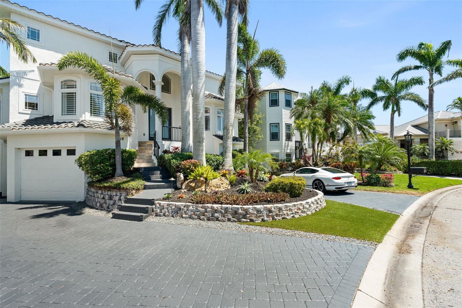 HAWKS HARBOR - Residential
