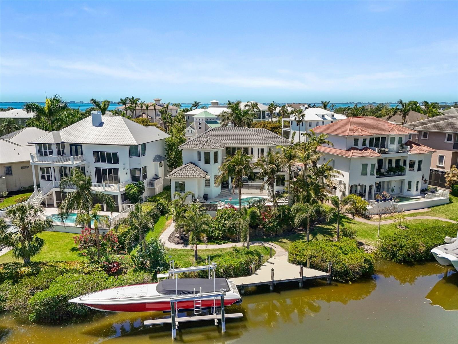 HAWKS HARBOR - Residential