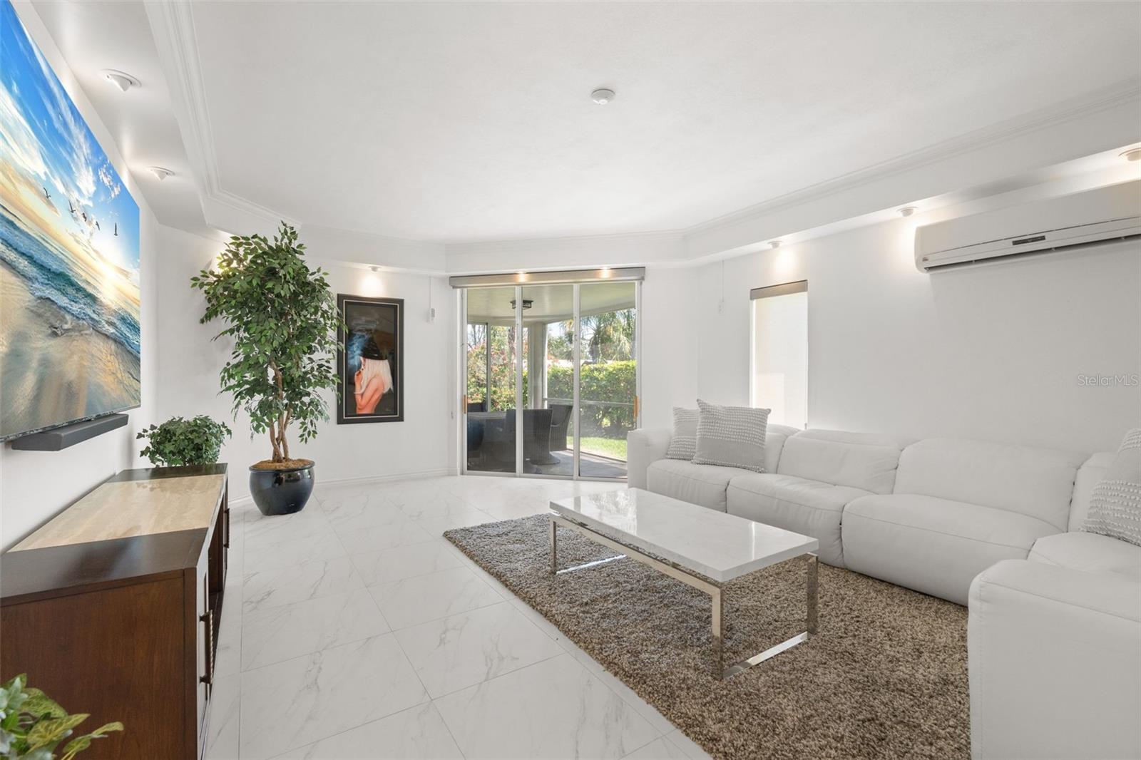 HAWKS HARBOR - Residential