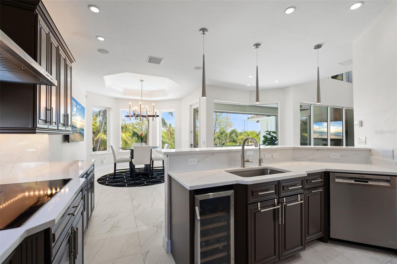 HAWKS HARBOR - Residential