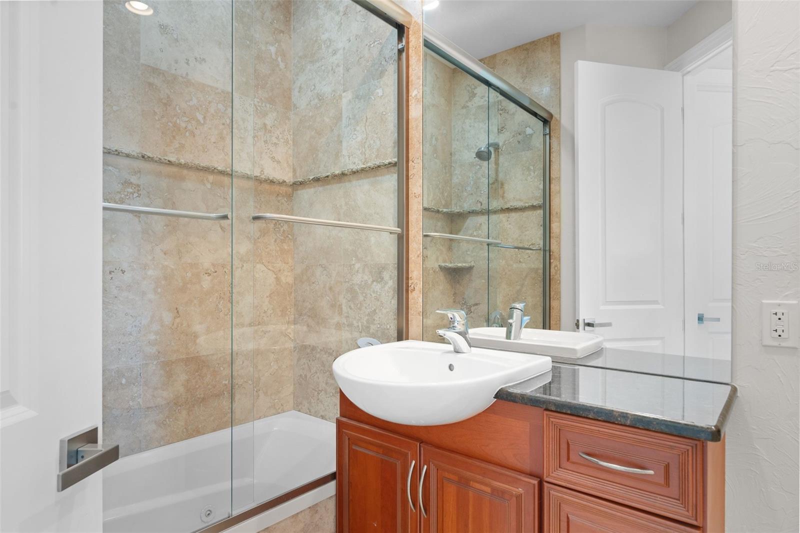 HAWKS HARBOR - Residential