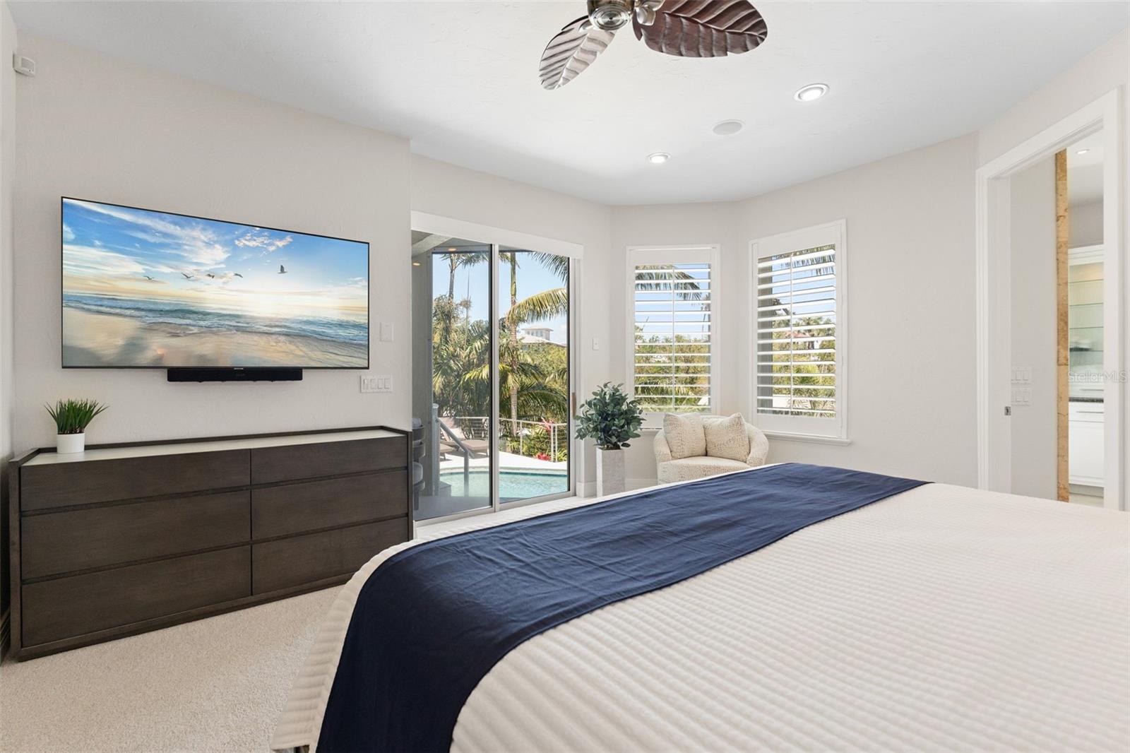 HAWKS HARBOR - Residential