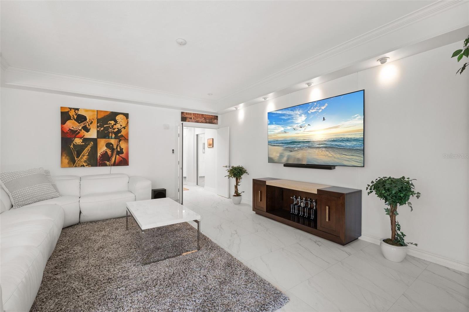 HAWKS HARBOR - Residential