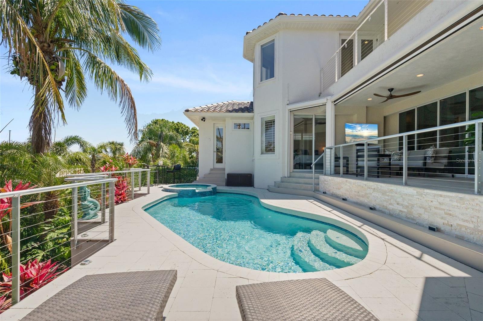 HAWKS HARBOR - Residential