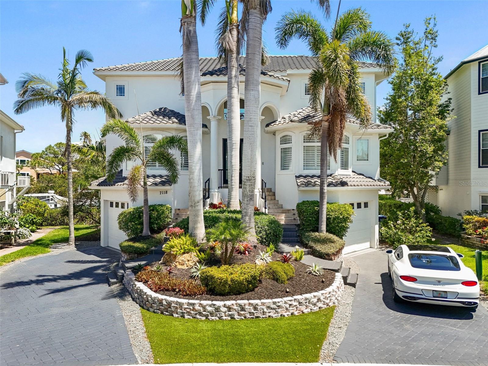 HAWKS HARBOR - Residential