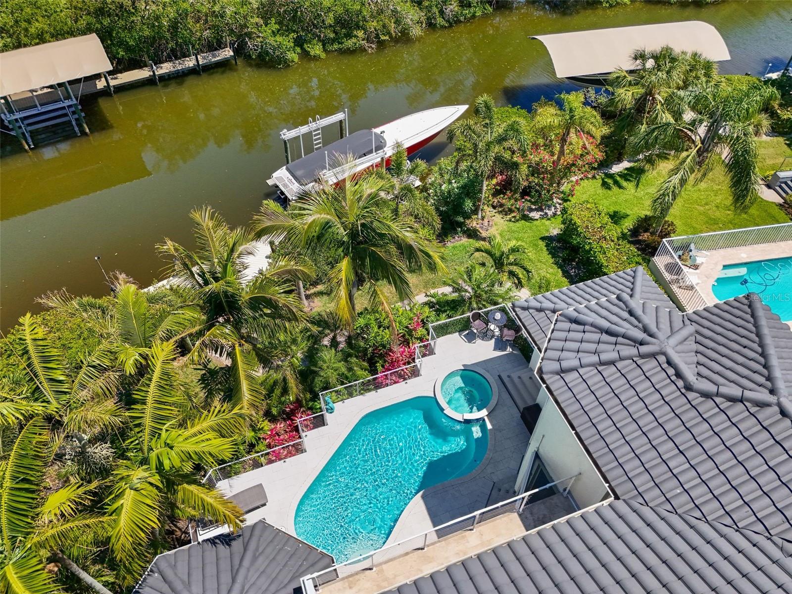 HAWKS HARBOR - Residential