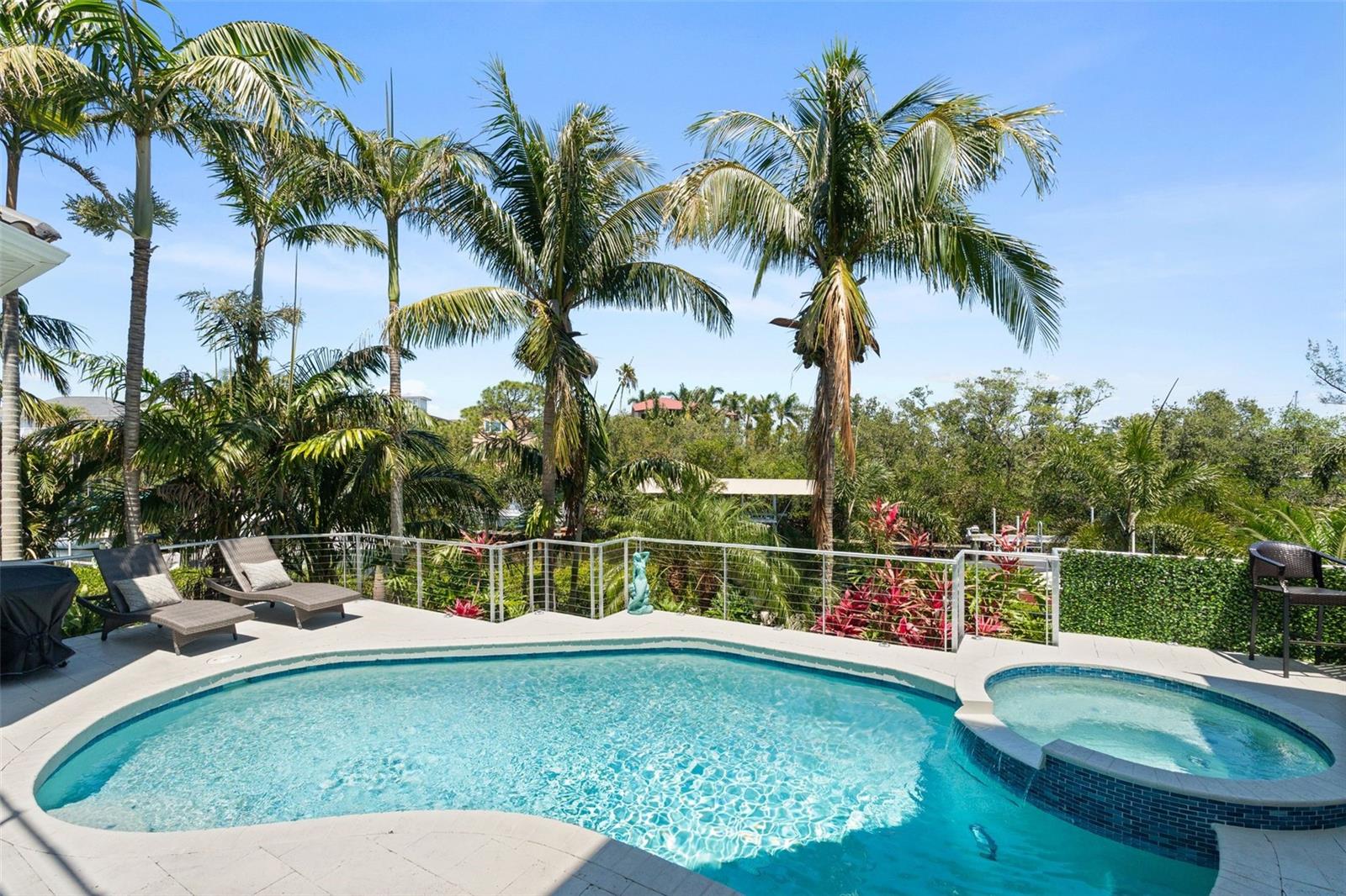 HAWKS HARBOR - Residential